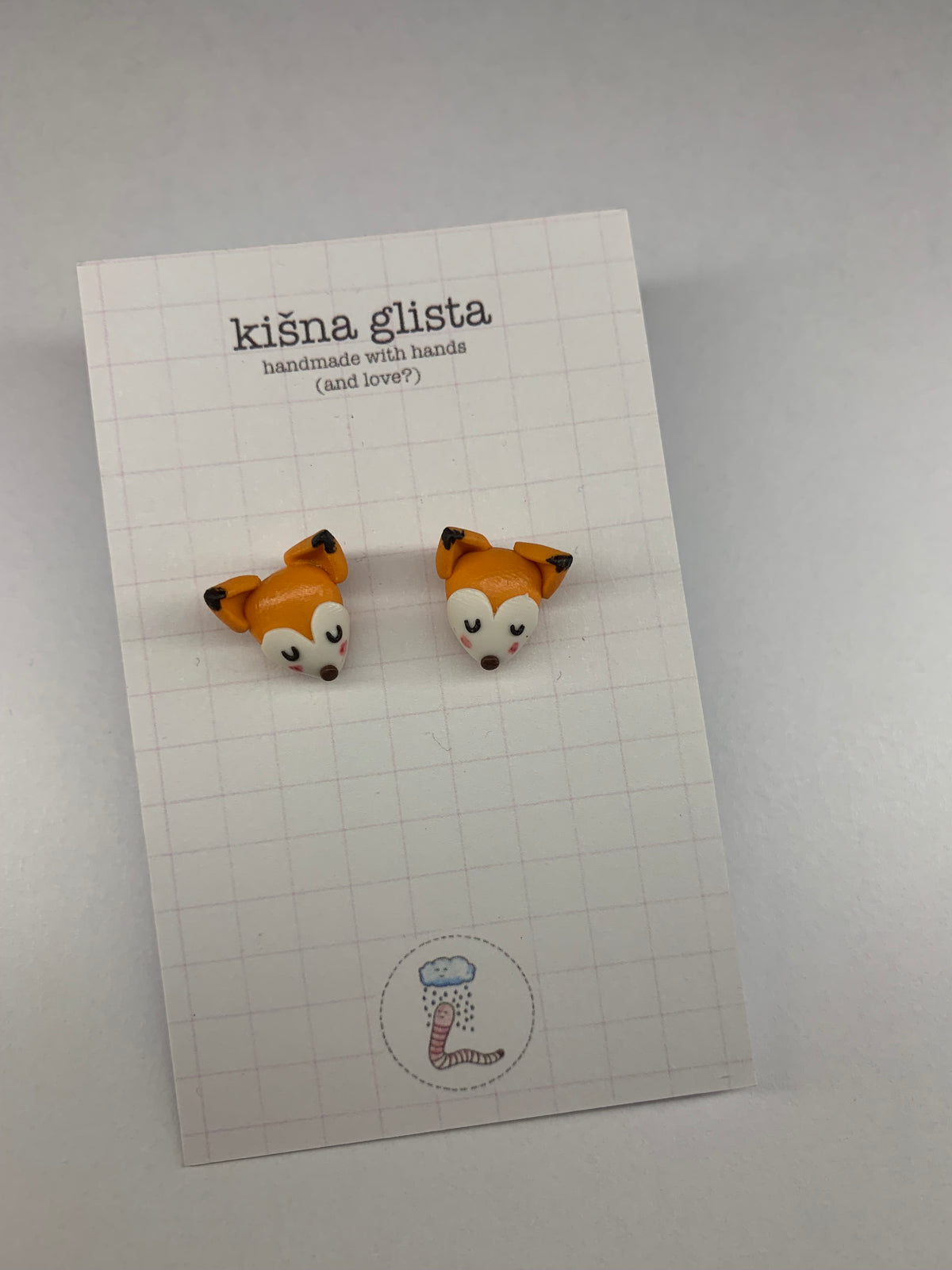 Lija, minđuše sa iglicom