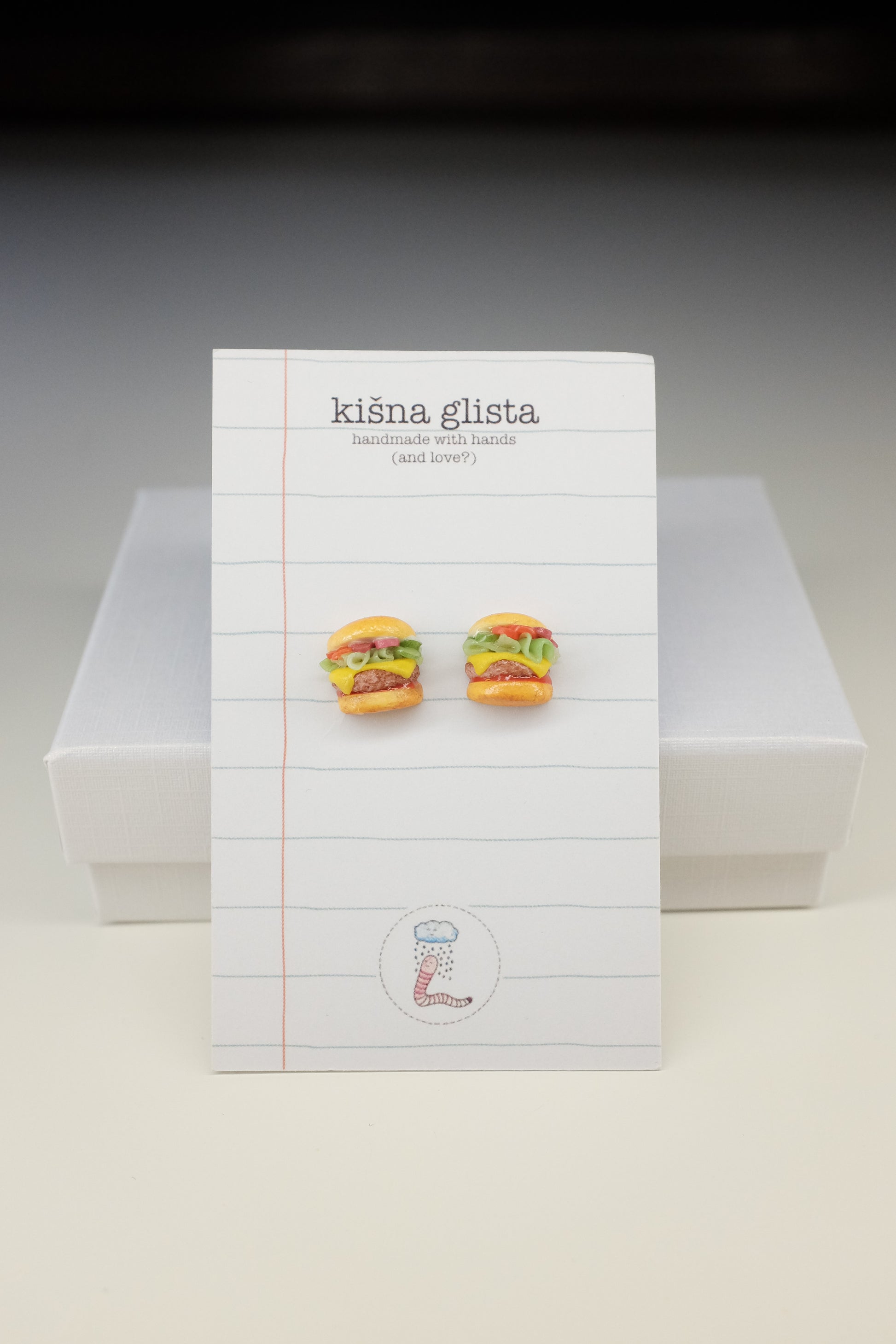 Burger, minđuše sa iglicom