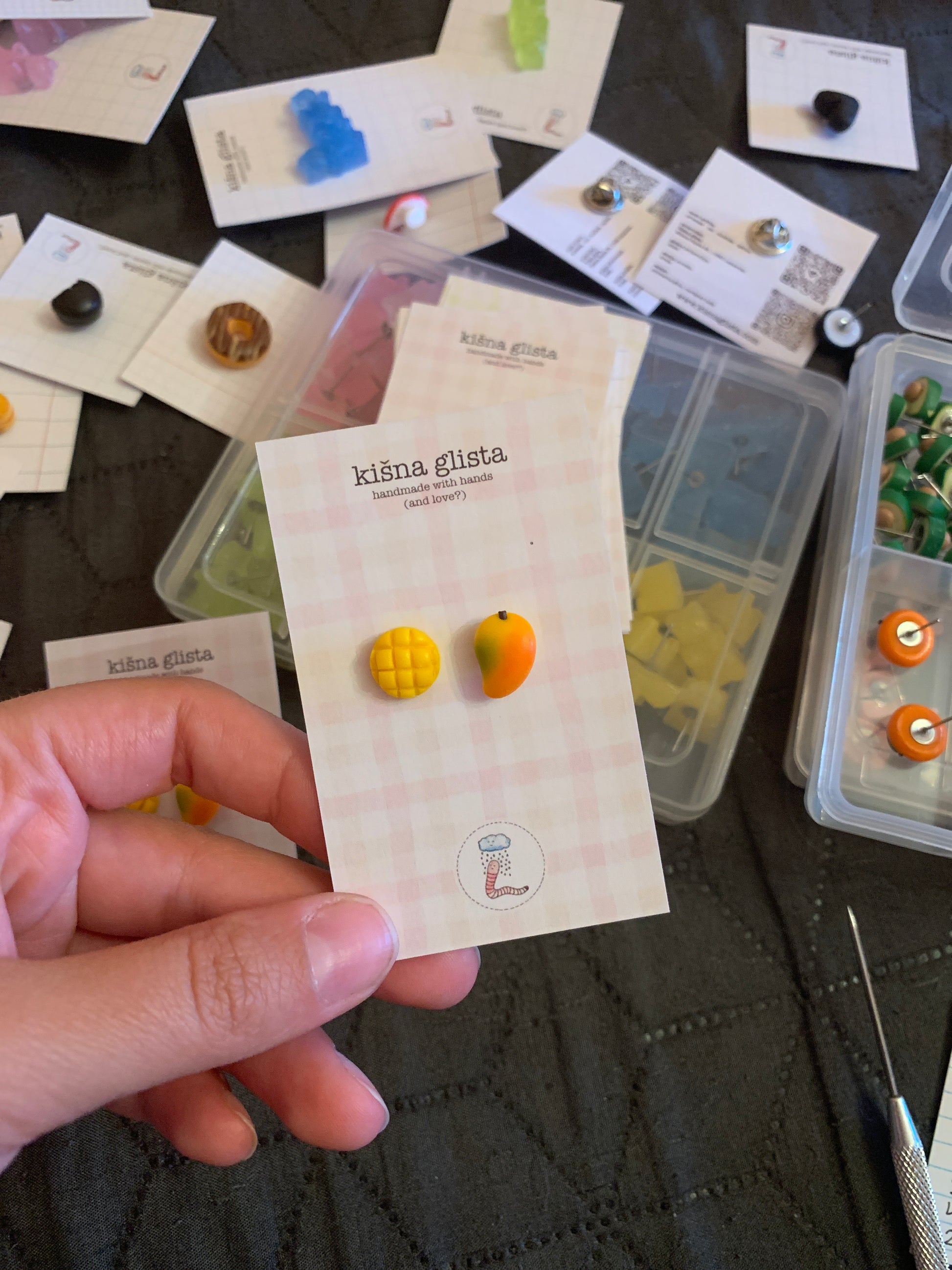 Mango, minđuše sa iglicom
