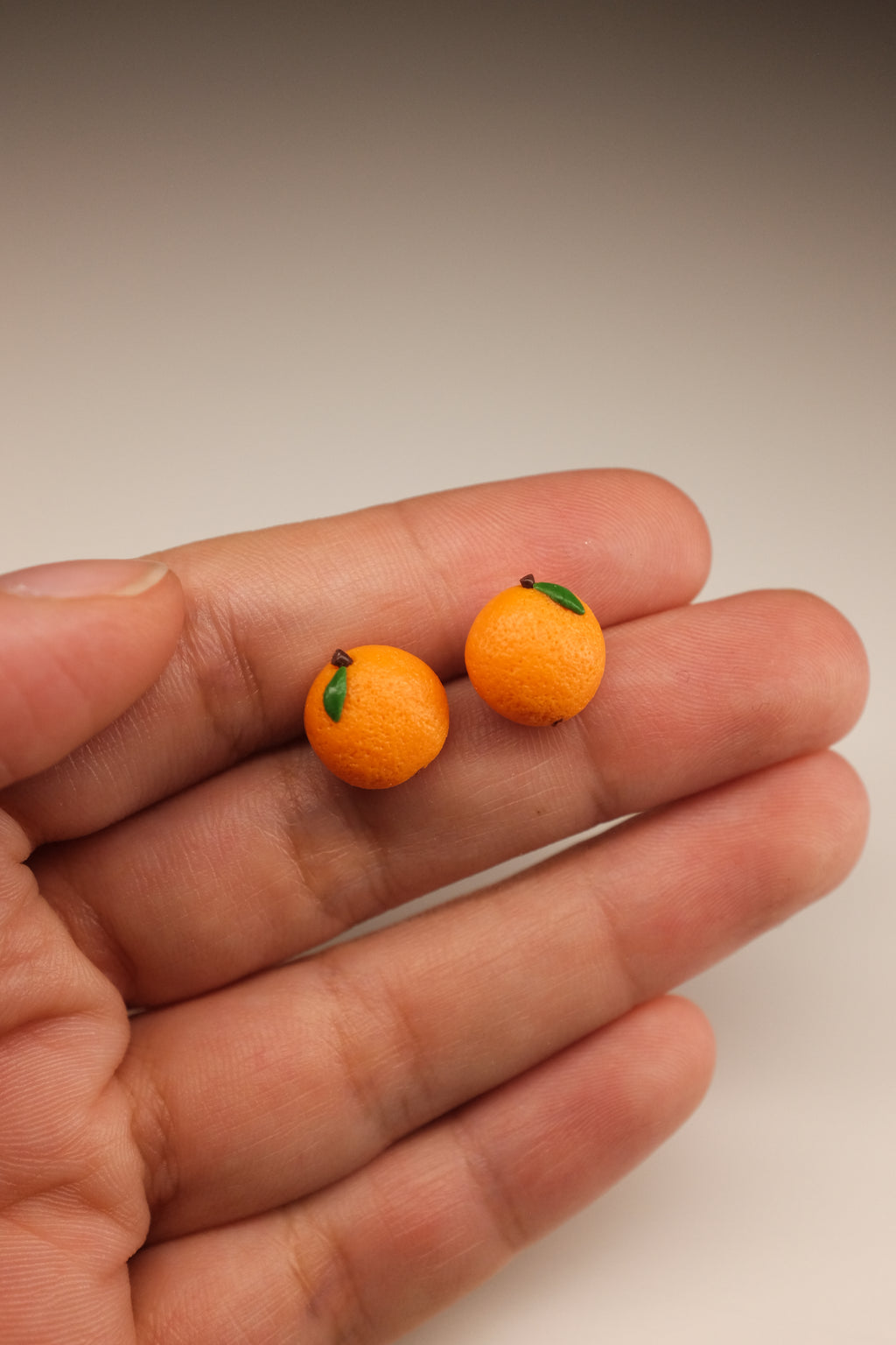 Pomorandža, minđuše sa iglicom