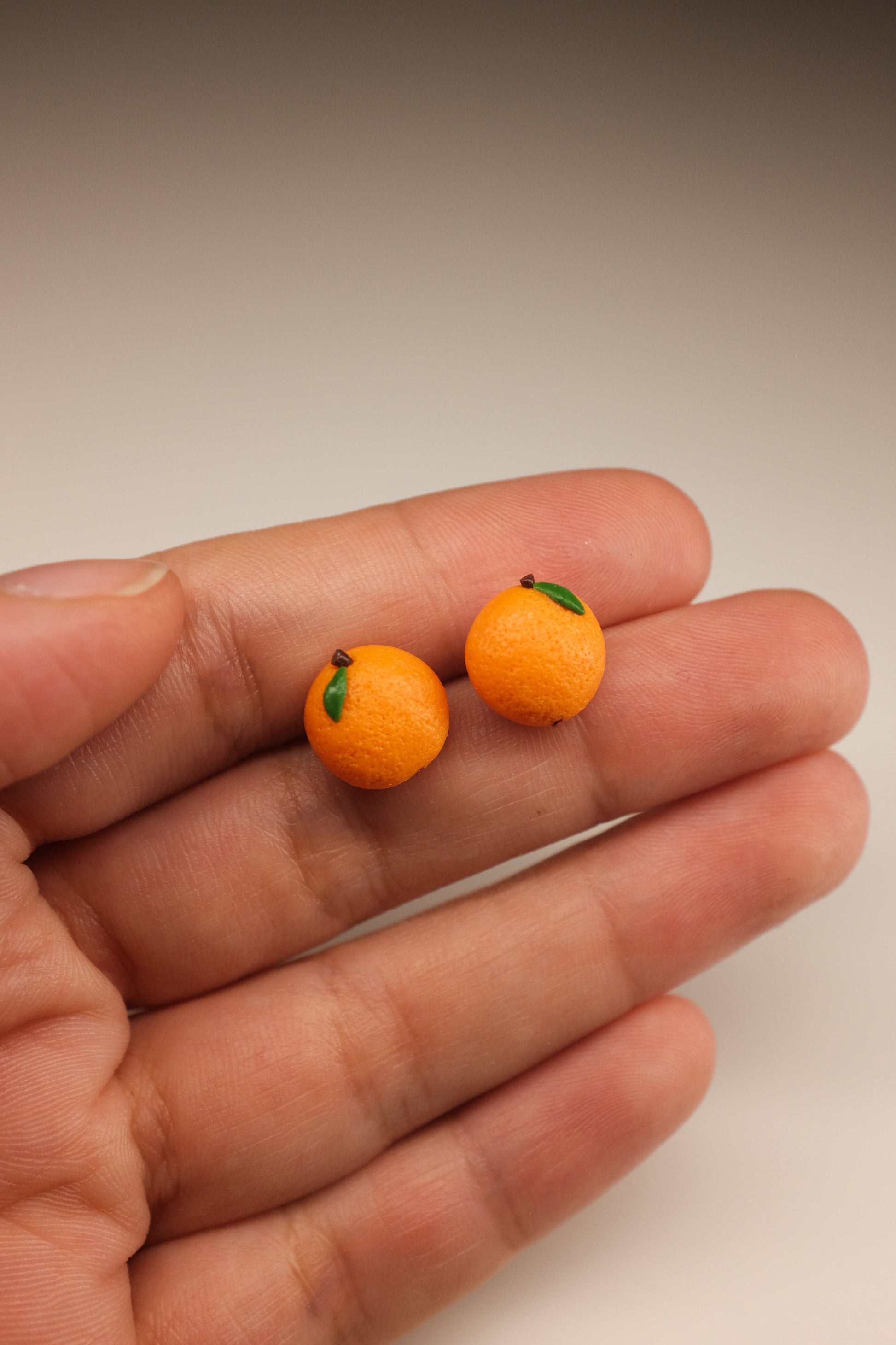 Pomorandža, minđuše sa iglicom