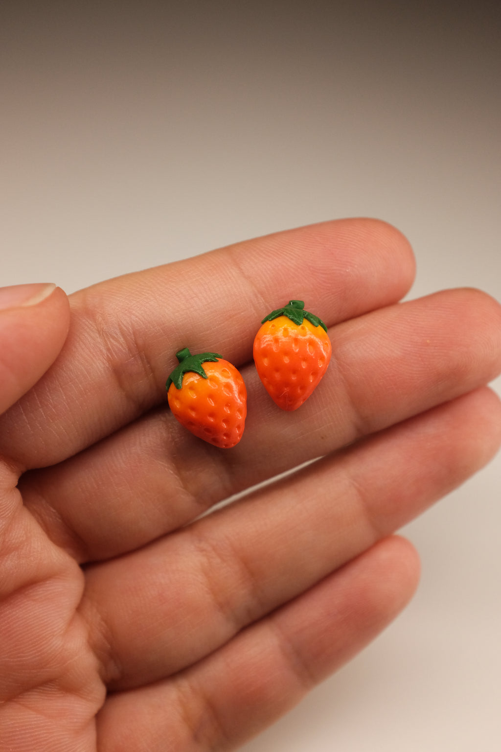 Jagoda, minđuše sa iglicom