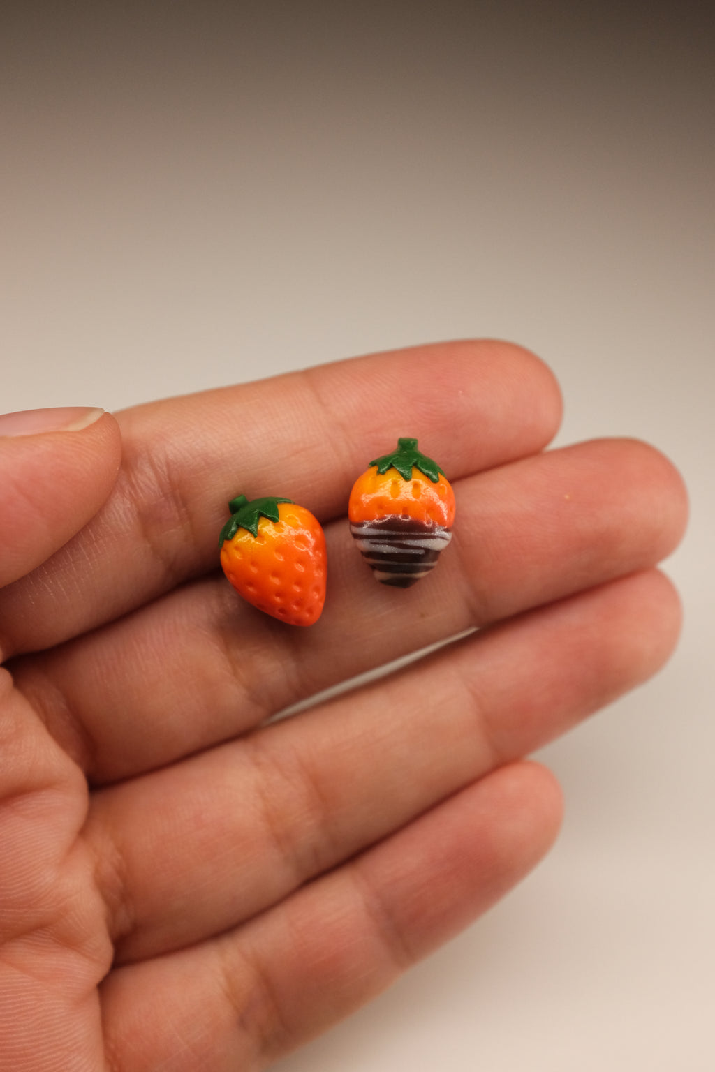 Jagoda, minđuše sa iglicom