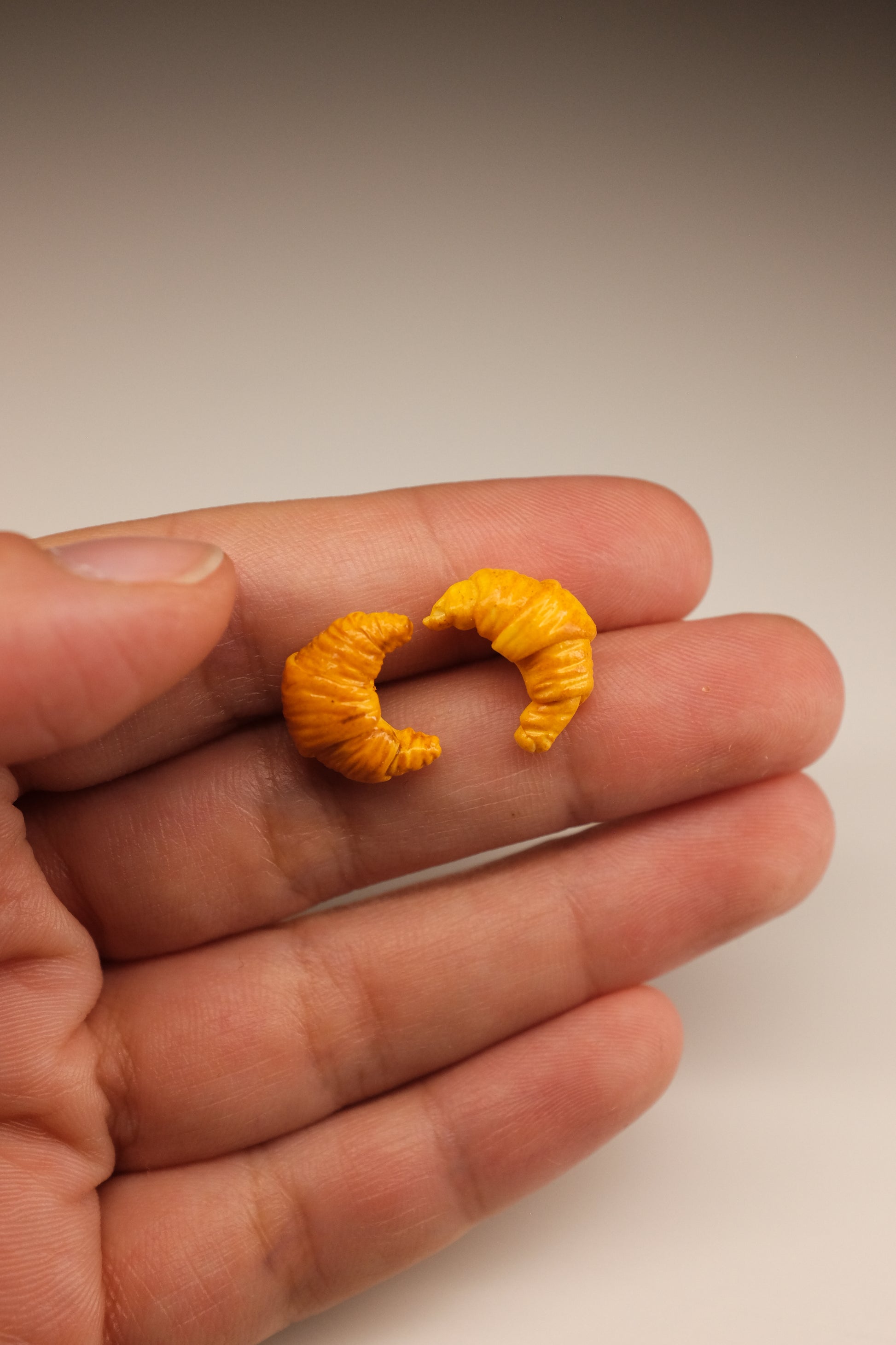 Kroasan, minđuše sa iglicom