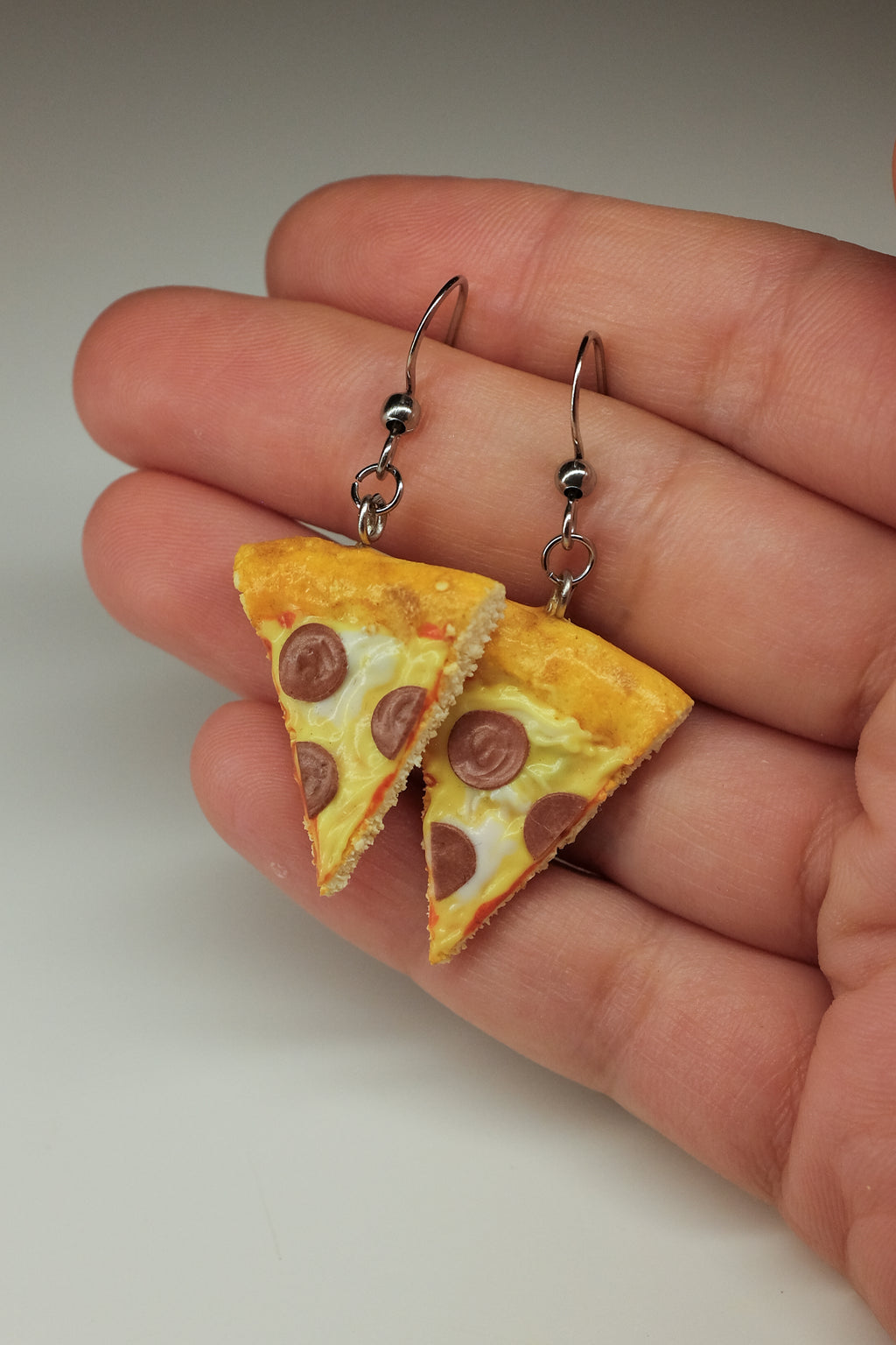 Parče pice, viseće minđuše