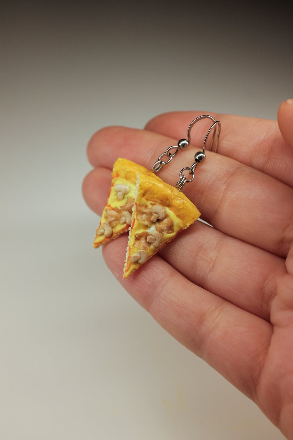 Parče pice, viseće minđuše