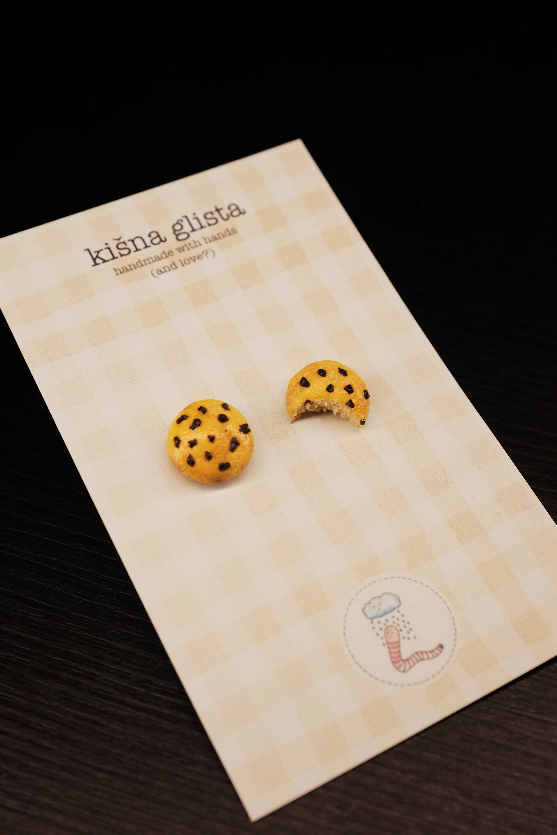 Keksić sa čokoladom, minđuše sa iglicom