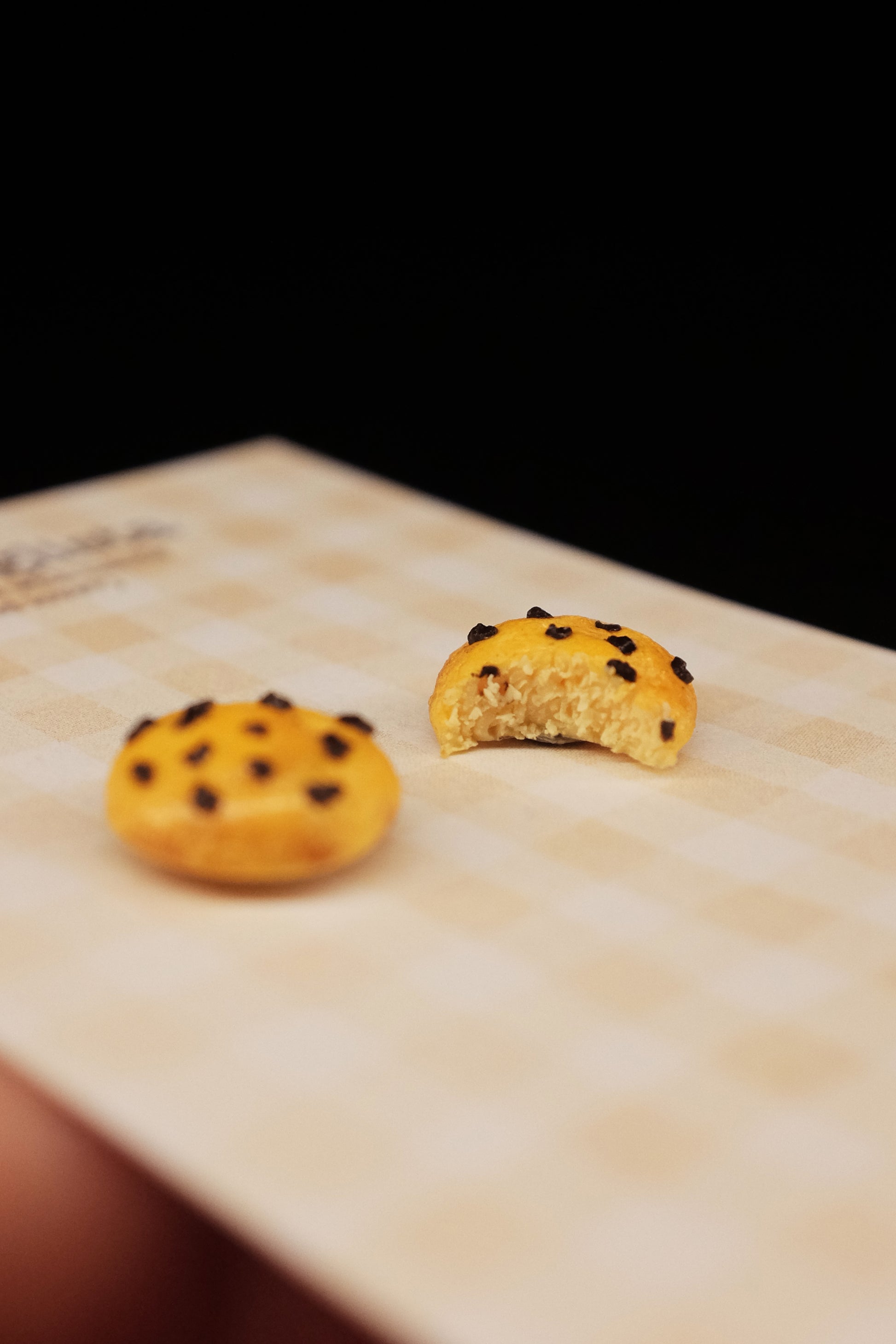 Keksić sa čokoladom, minđuše sa iglicom