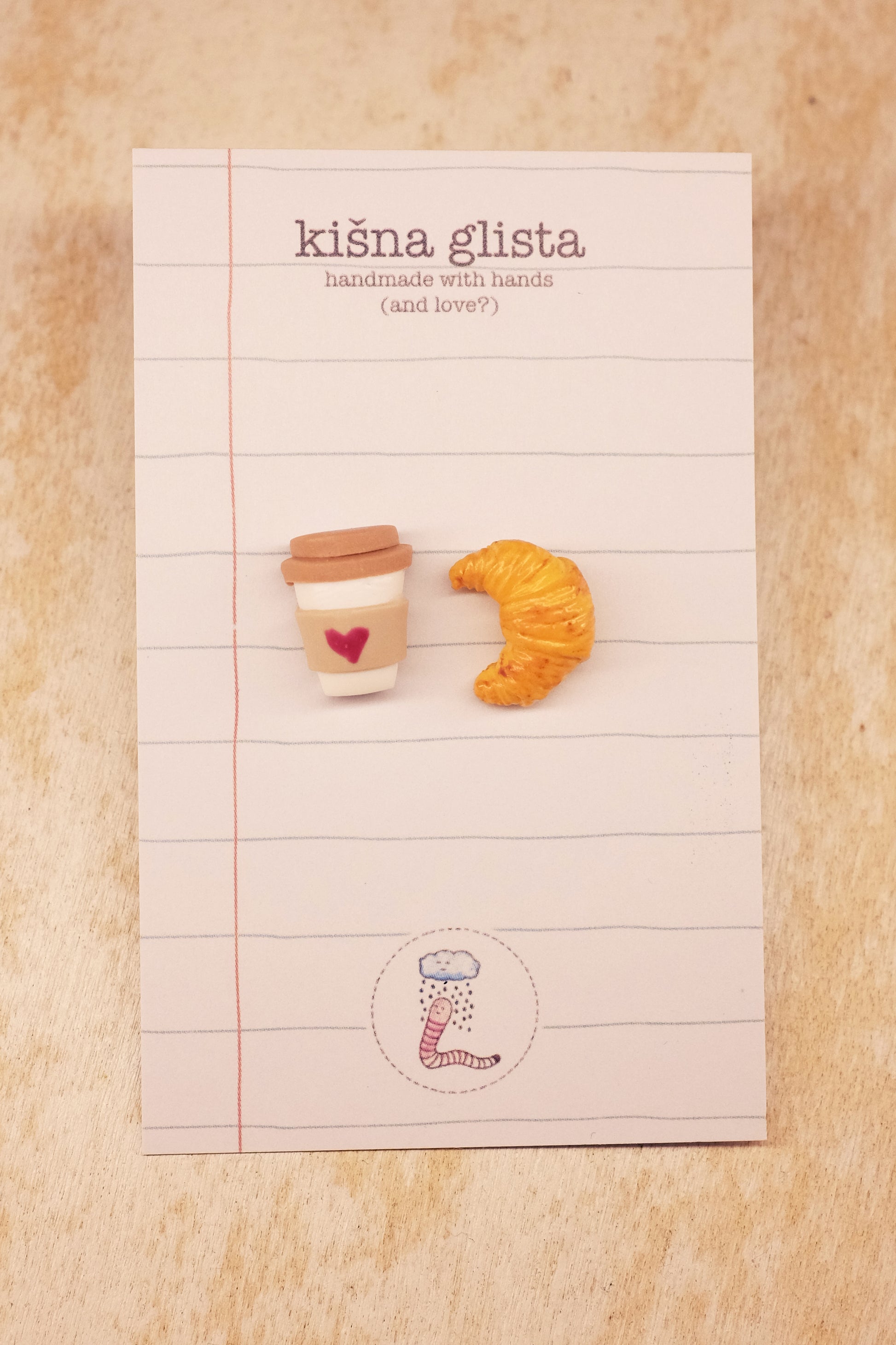 Kafa za poneti i slatkiš, minđuše sa iglicom