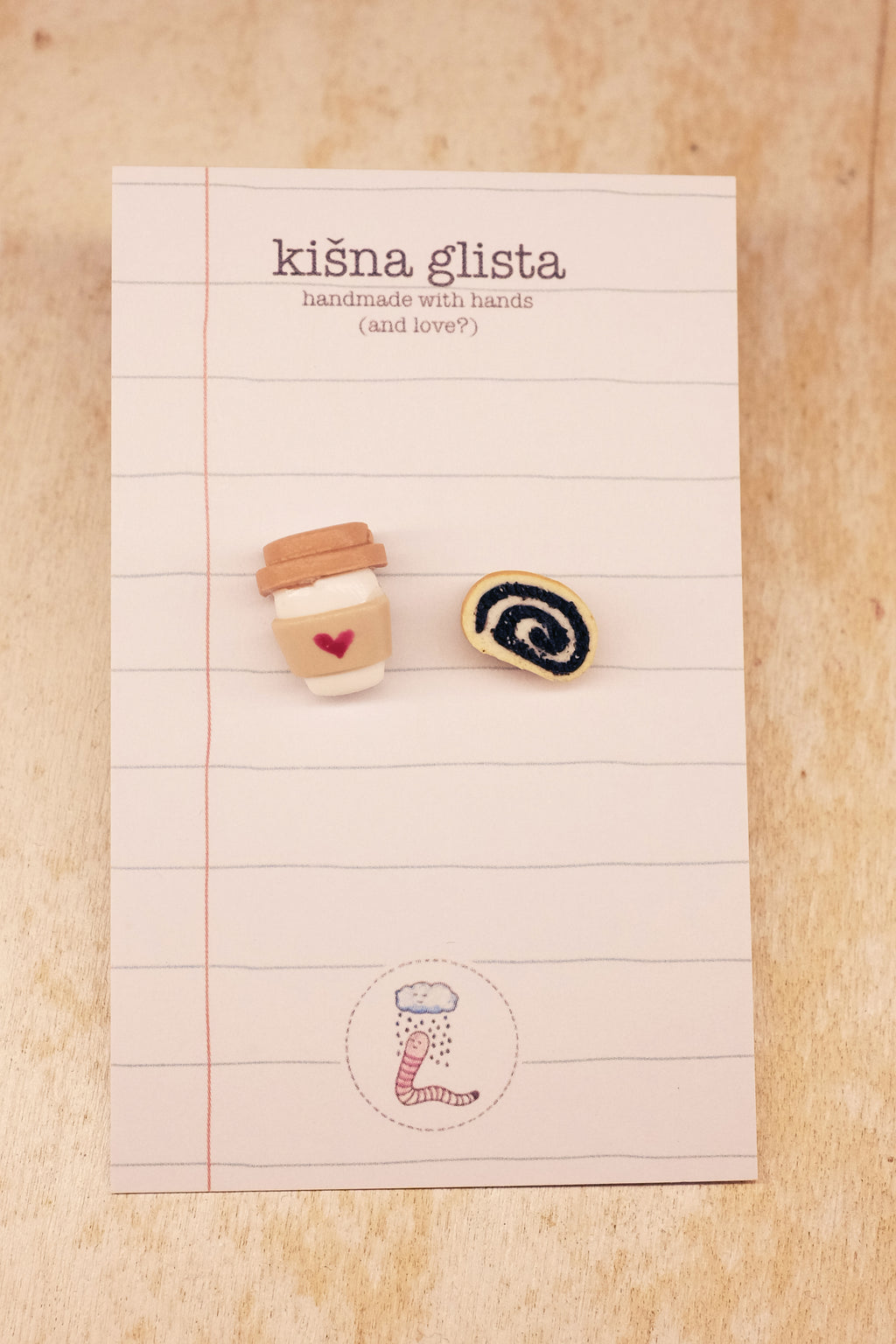 Kafa za poneti i slatkiš, minđuše sa iglicom