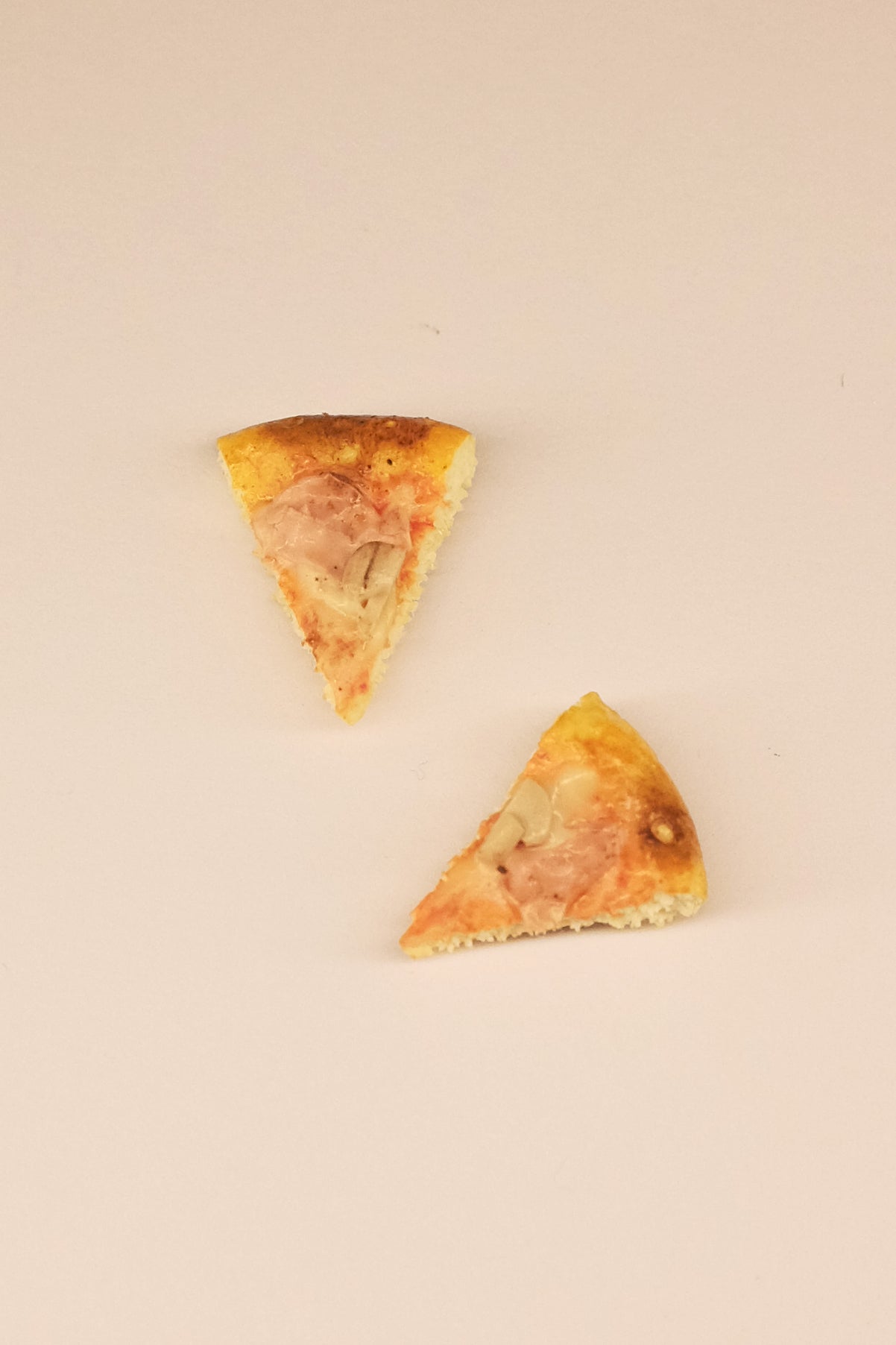 Parče pice, minđuše sa iglicom