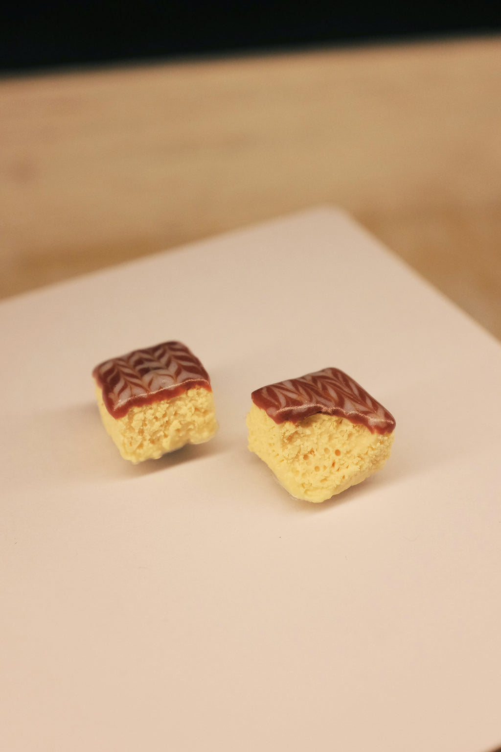 Trileće, minđuše sa iglicom