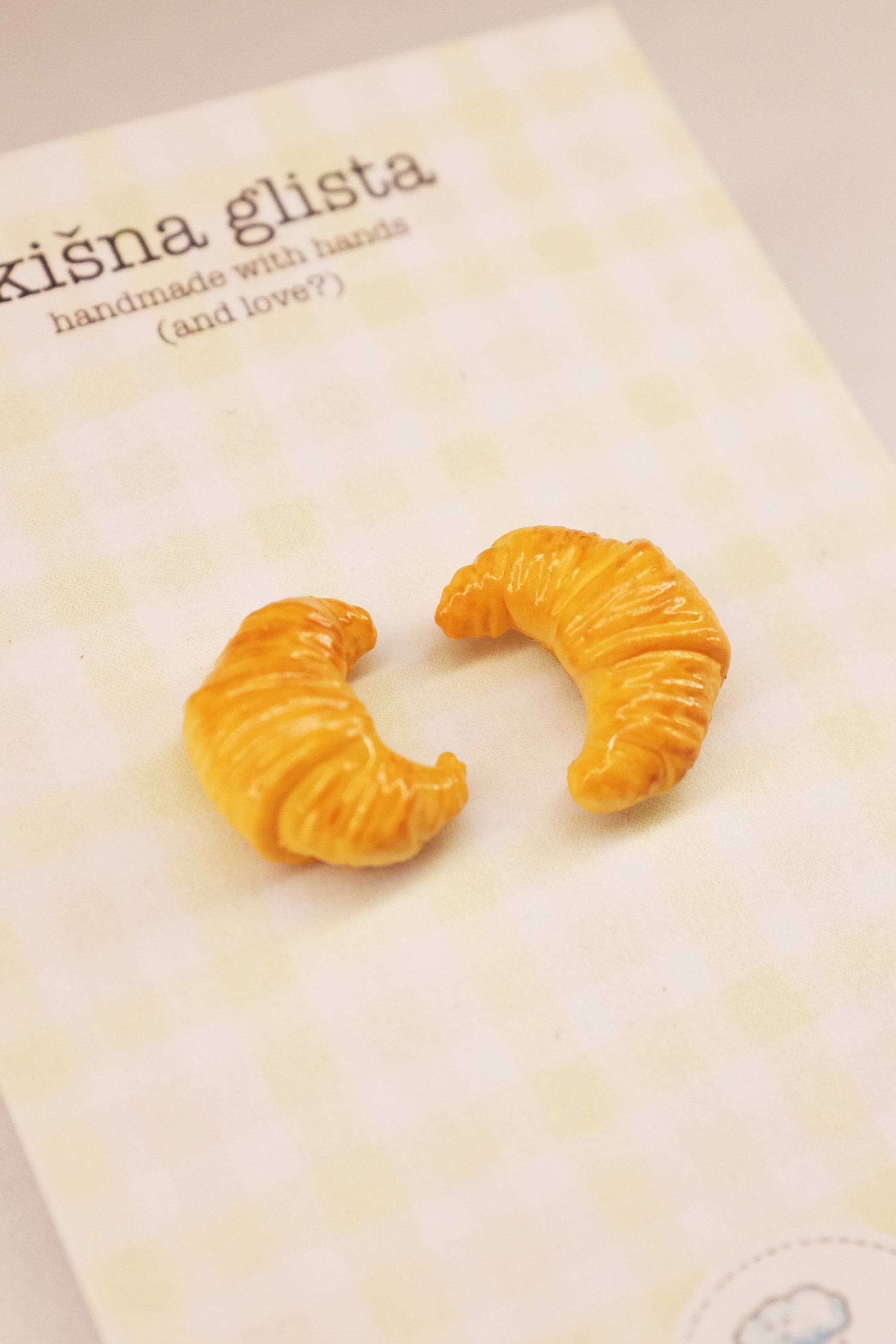 Kroasan, minđuše sa iglicom