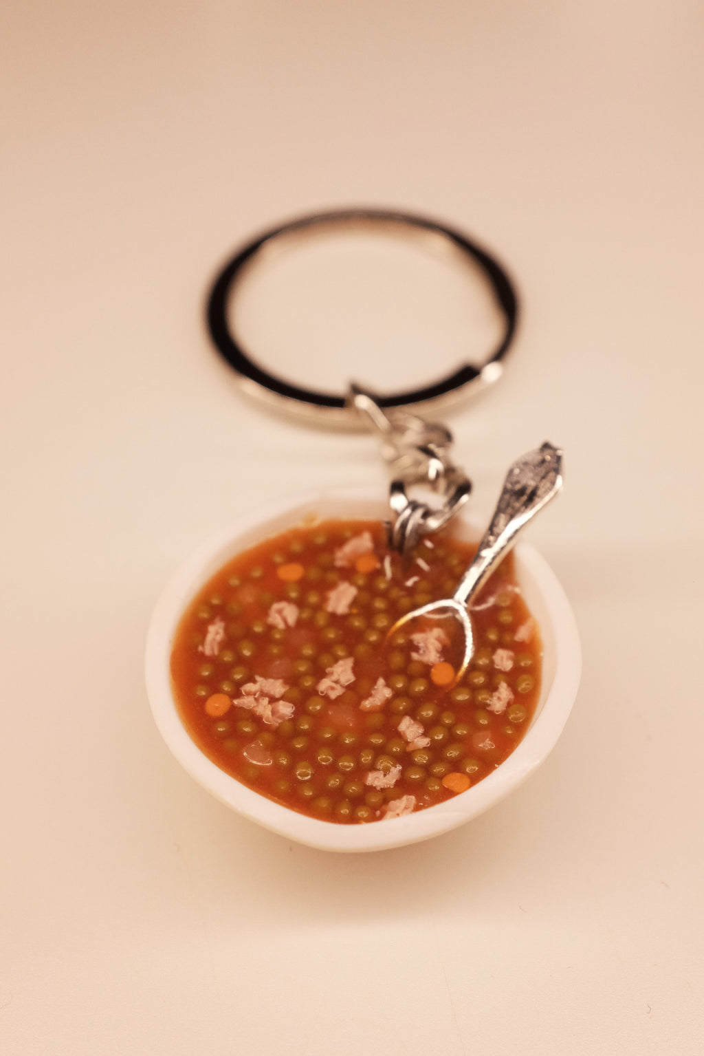 Nešto na kašiku, privezak