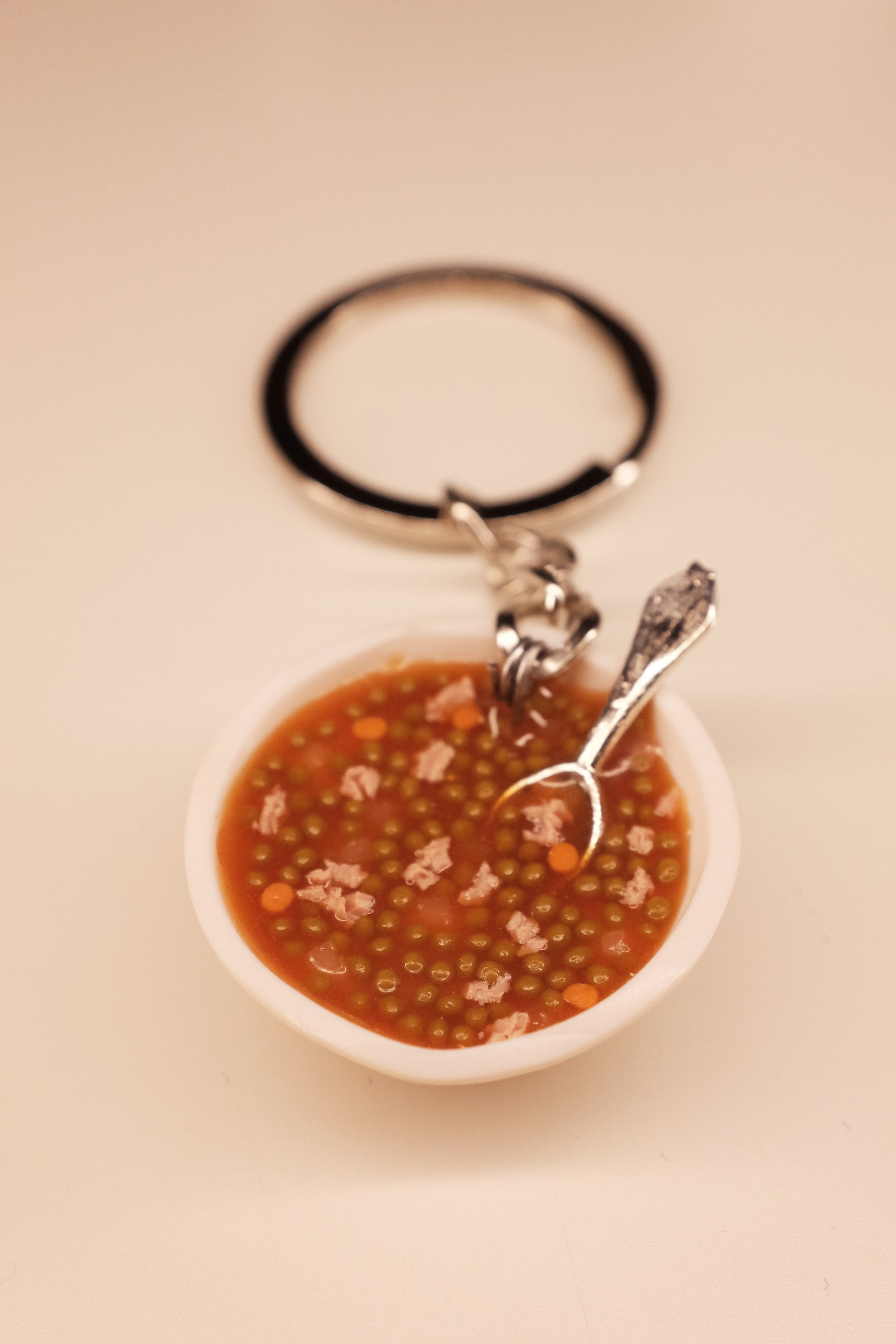 Nešto na kašiku, privezak