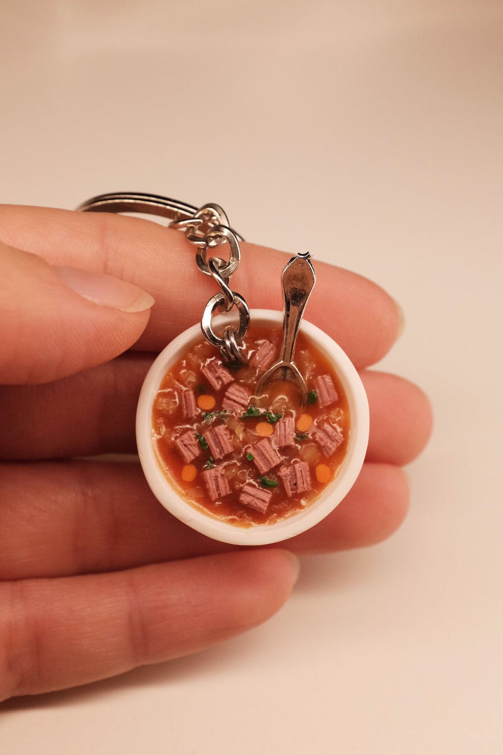 Nešto na kašiku, privezak