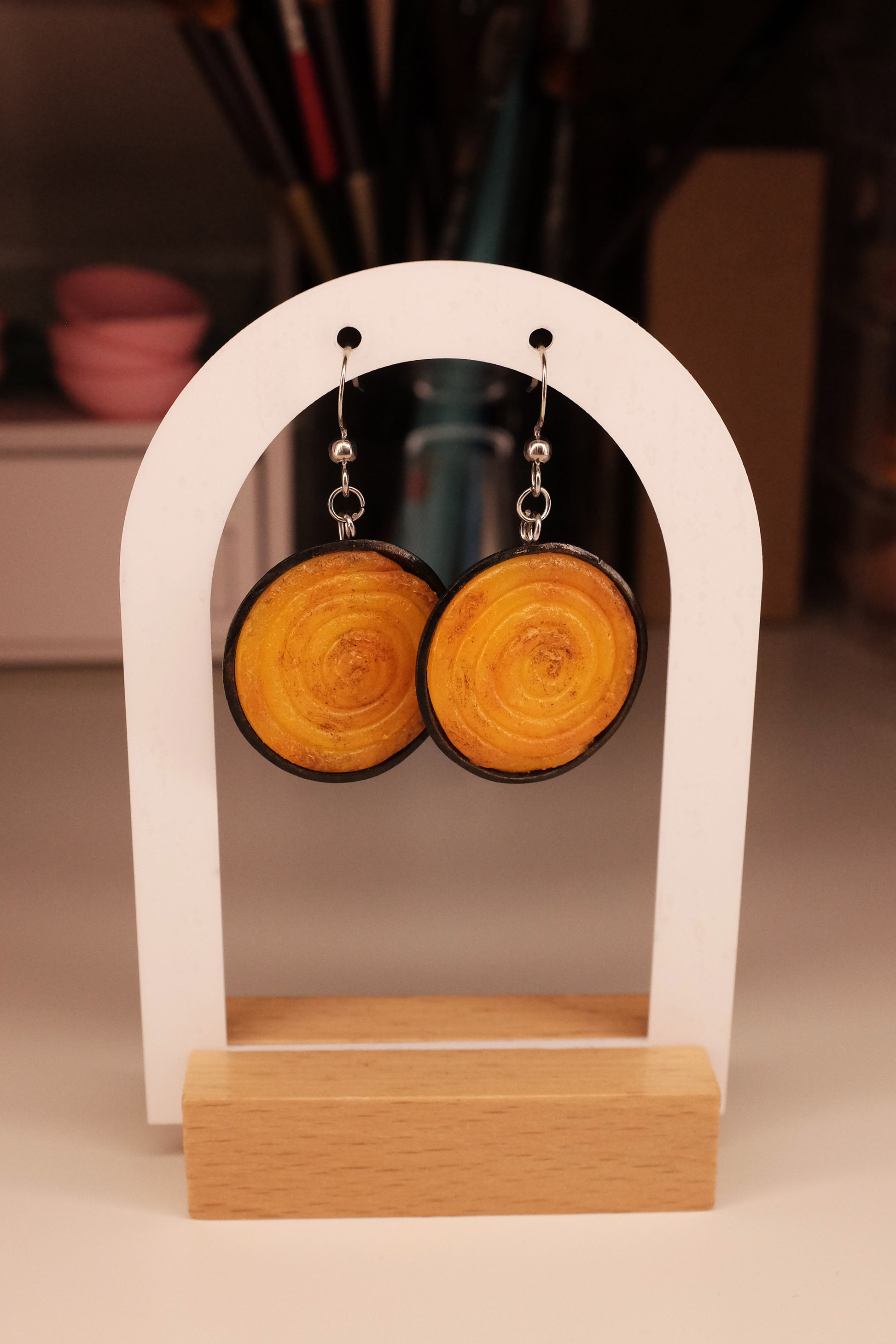 Burek u tepsiji, viseće minđuše