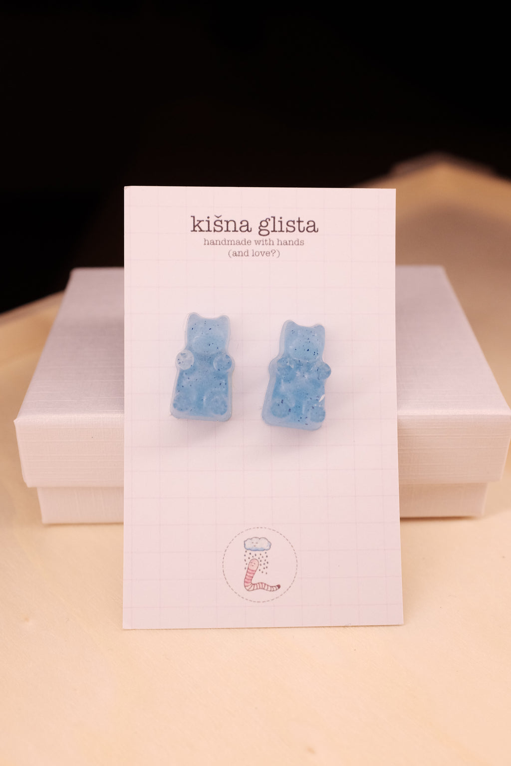 Gumene mede, minđuše sa iglicom