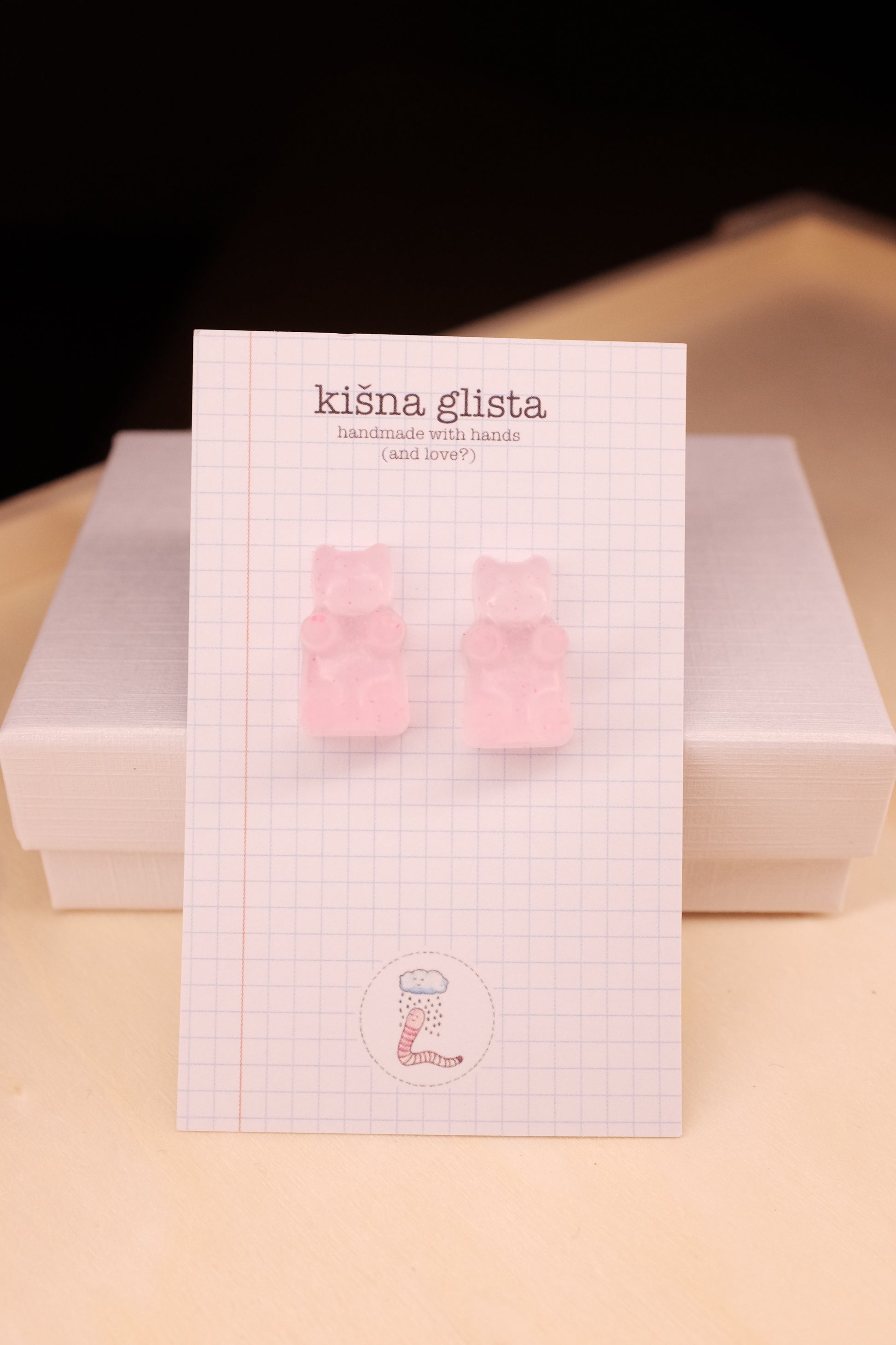 Gumene mede, minđuše sa iglicom