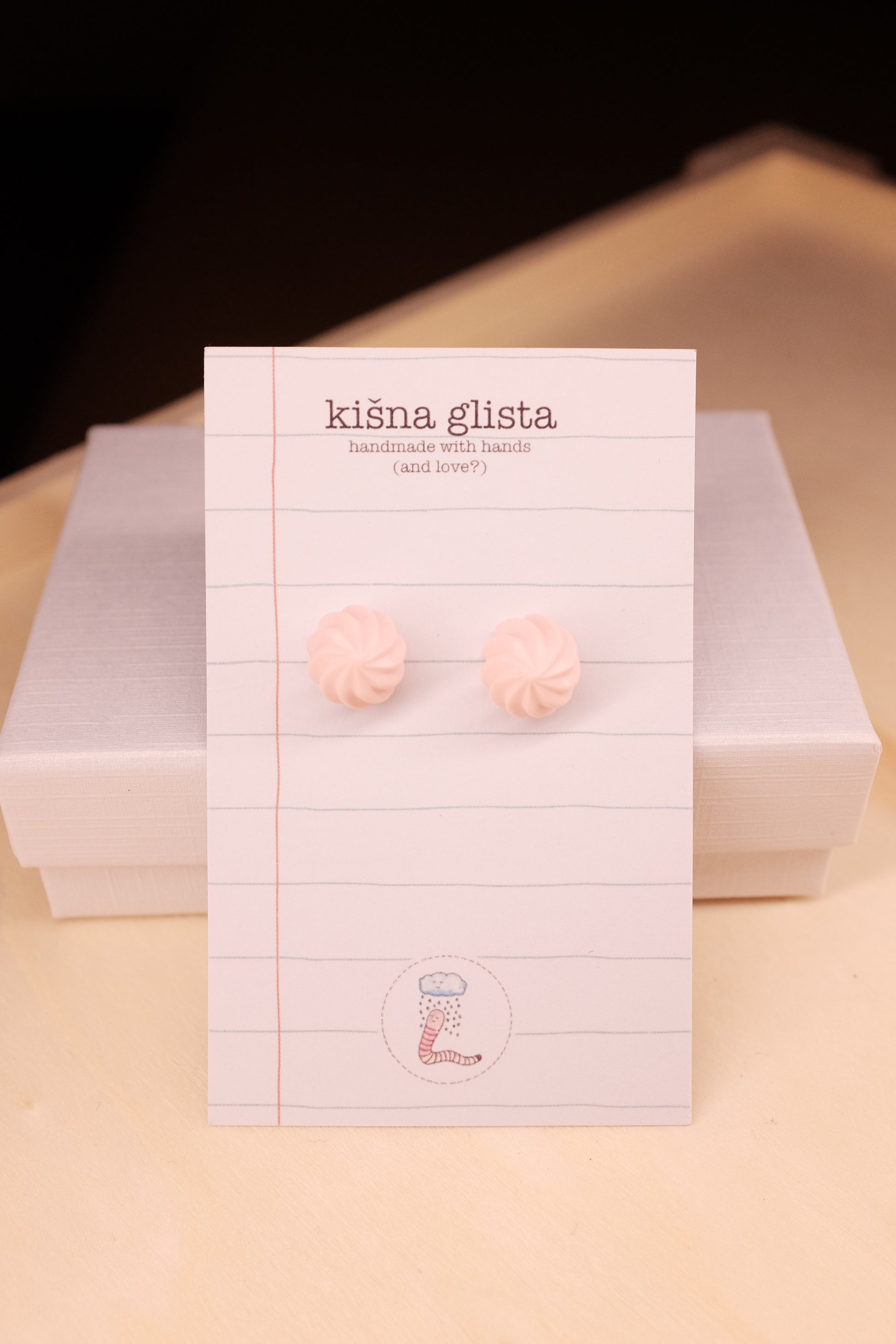 Puslice, minđuše sa iglicom