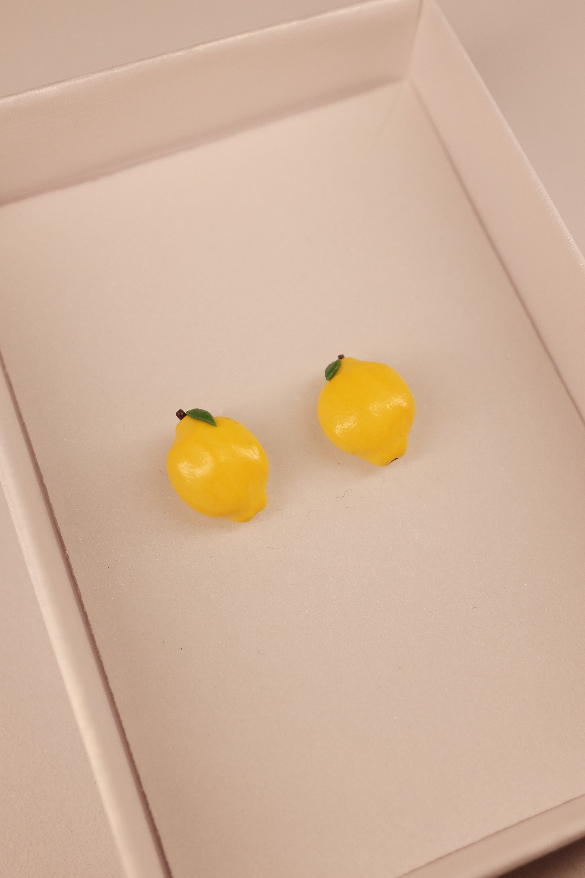 Dunja, minđuše sa iglicom