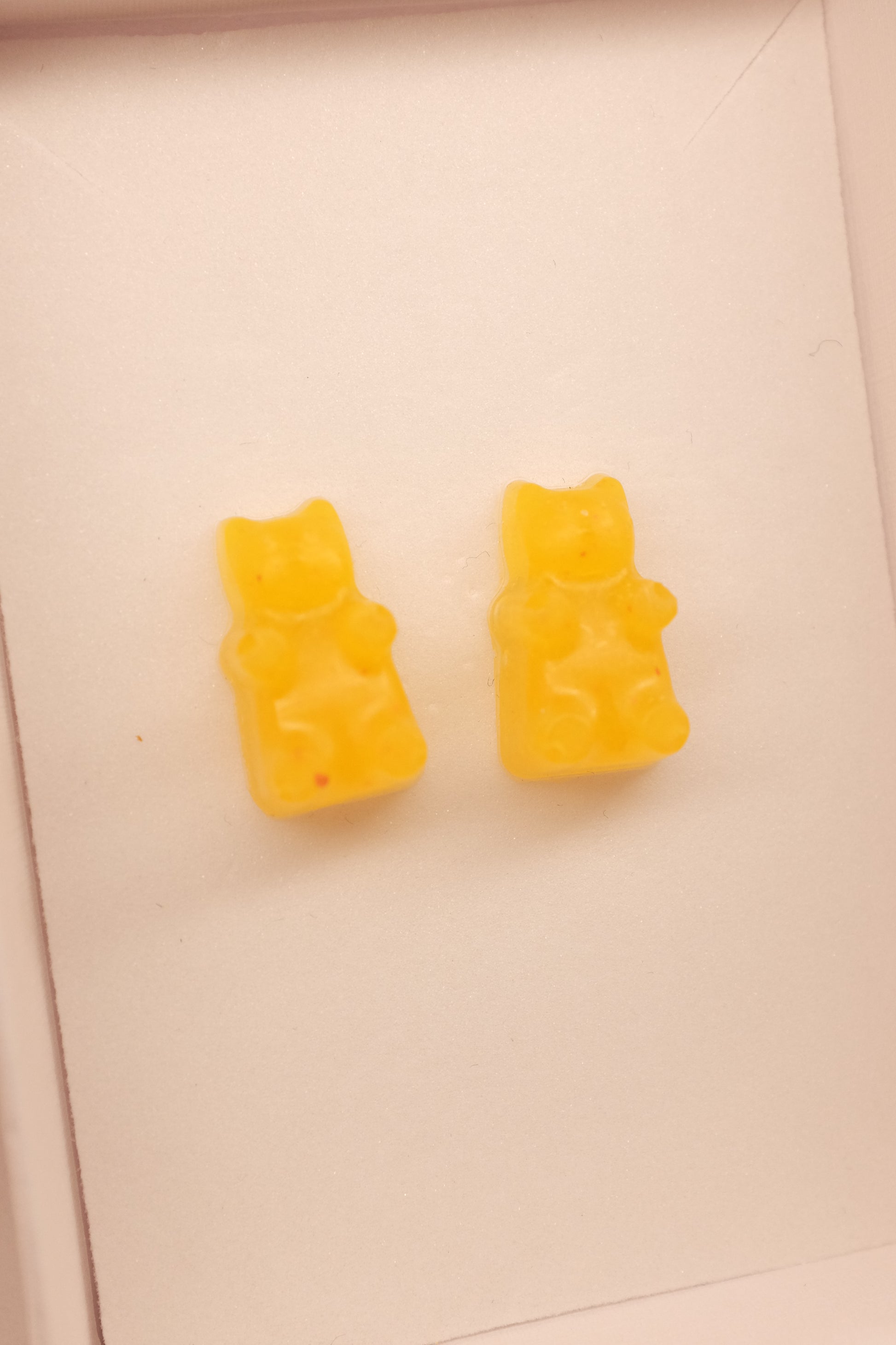 Gumene mede, minđuše sa iglicom