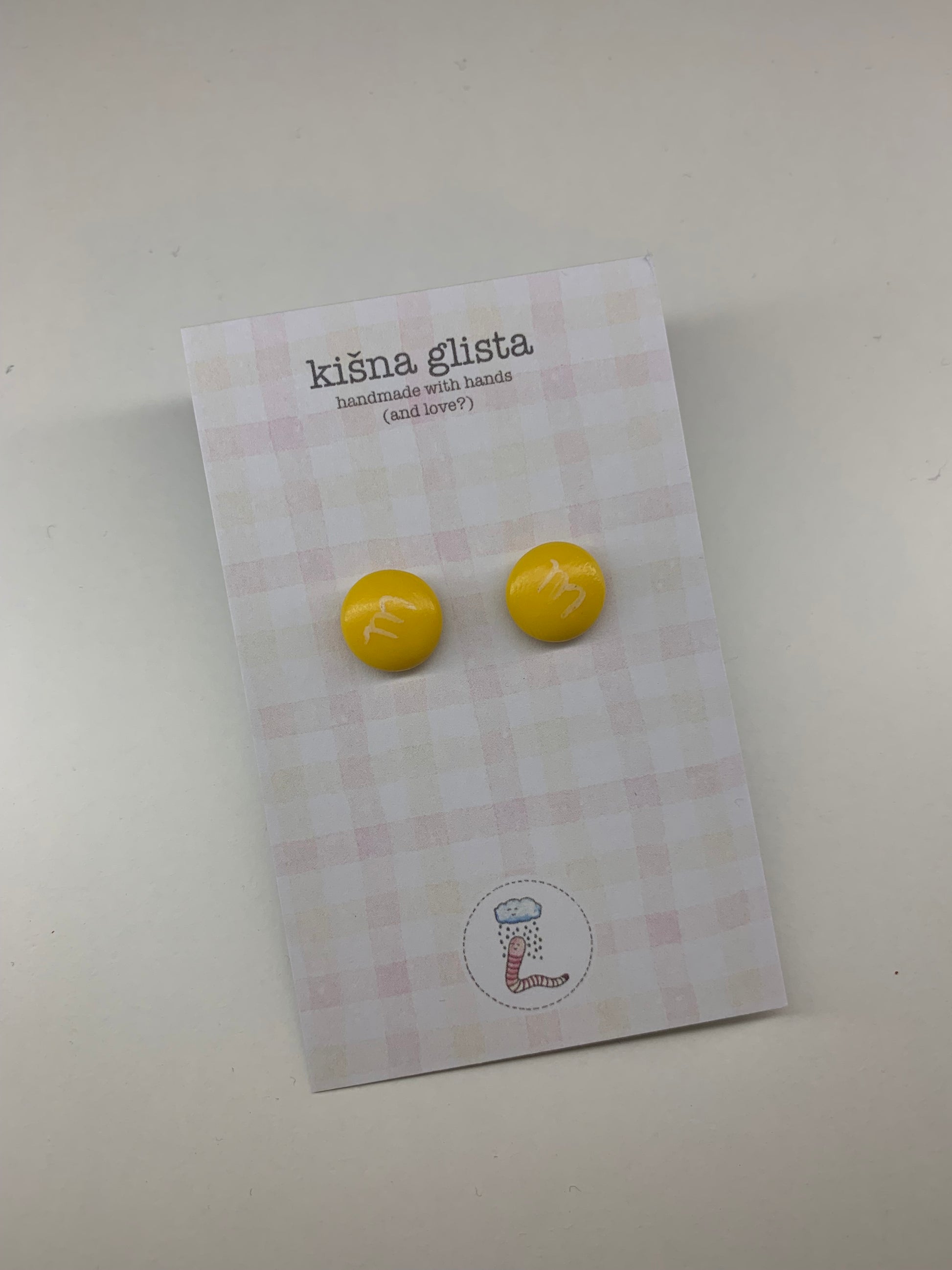 M&M, minđuše sa iglicom